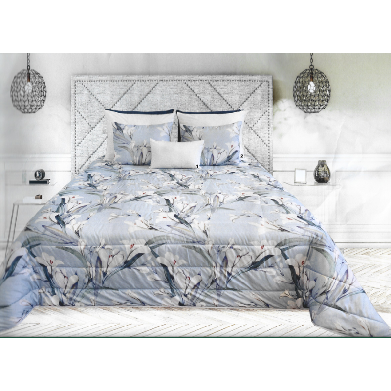 Colcha estampada em tons de azul